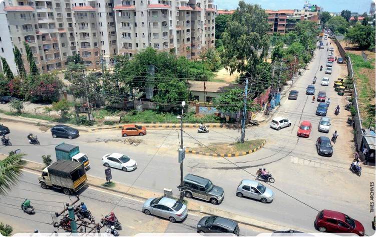 Sarjapur Road in east Bangalore is a rapidly developing real estate hub with many Information technology parks. The advantage of putting resources into plots is the degree of land appreciation and the freedom to by and by redo the space. Found unequivocally at Sarjapur primary street, land appreciation rates make certain to shoot through the rooftop.